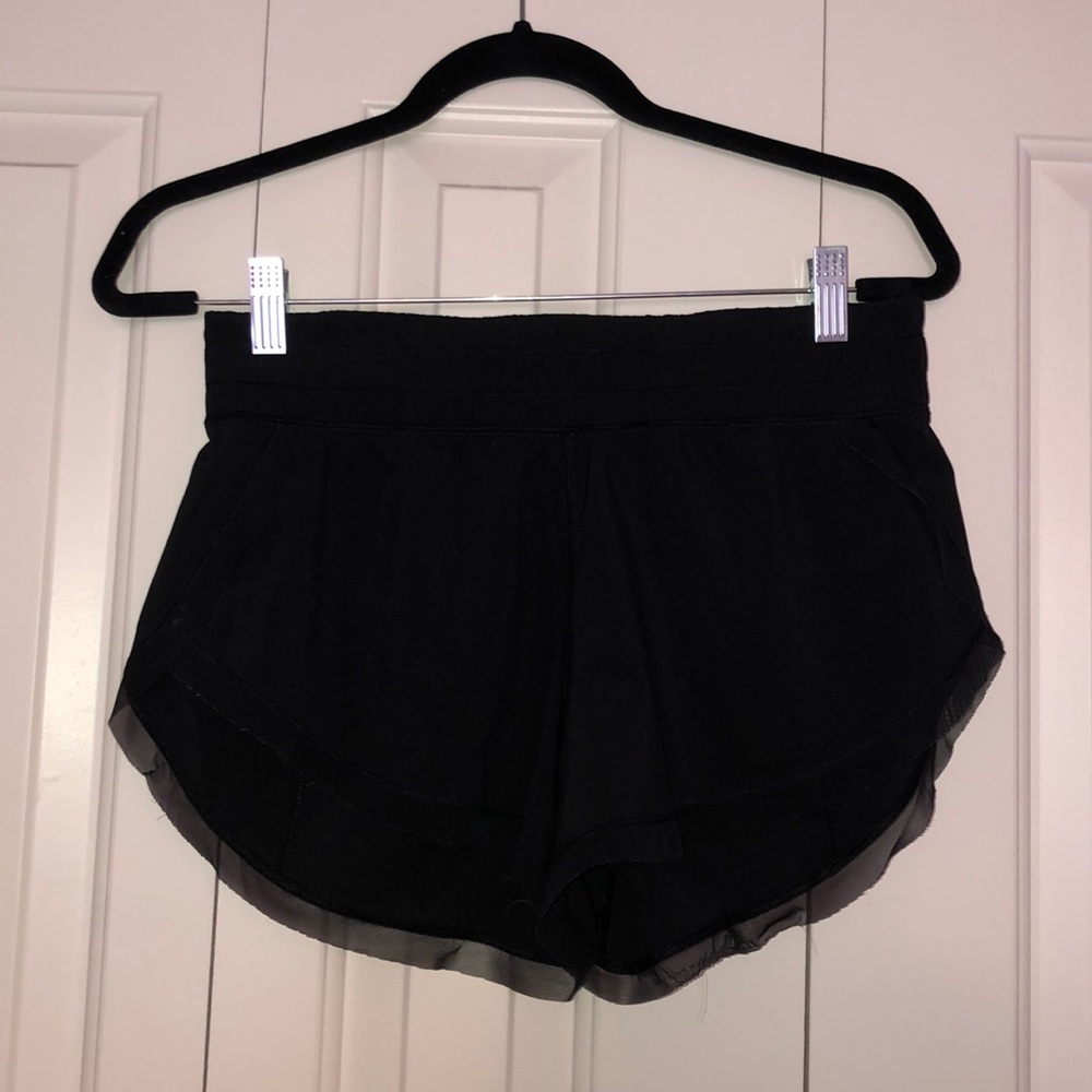 Lululemon discontinued shorts, size 6